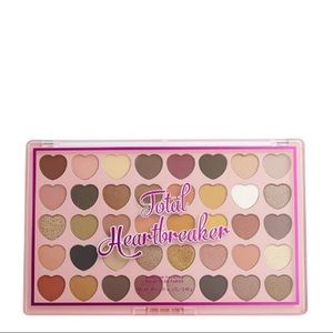 I ❤ Revolution Eyeshadow Palette